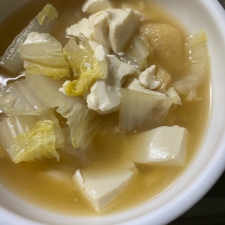 白菜と絹豆腐のスープ